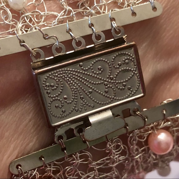 Artisan silver mesh wire and pink bead bracelet. - Picture 6 of 7